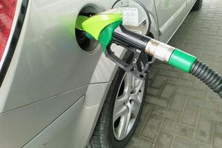 Maximální ceny pohonných hmot. Strop benzínu je o něco málo vyšší, u nafty jde výrazněji dolů - Novinky